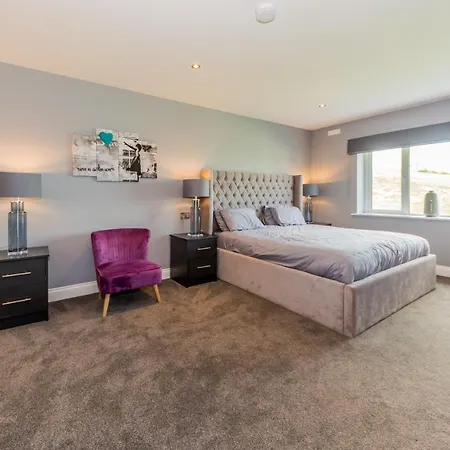 River Views,kinsale, Hosted By Exquisite Homes, Sleeps 26 קינסייל
