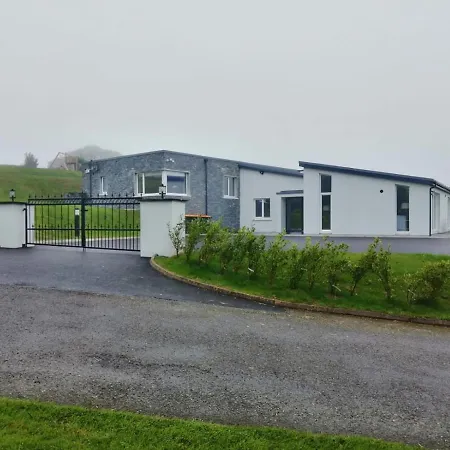 River Views,kinsale, Hosted By Exquisite Homes, Sleeps 26 * קינסייל