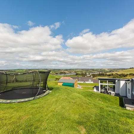 דירה River Views,kinsale, Hosted By Exquisite Homes, Sleeps 26