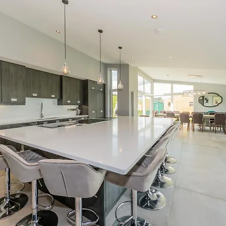 River Views,kinsale, Hosted By Exquisite Homes, Sleeps 26 דירה קינסייל