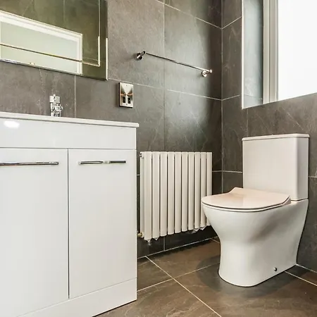 River Views,kinsale, Hosted By Exquisite Homes, Sleeps 26 קינסייל