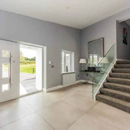 דירה River Views,kinsale, Hosted By Exquisite Homes, Sleeps 26 *