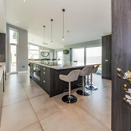 דירה River Views,kinsale, Hosted By Exquisite Homes, Sleeps 26