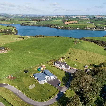 River Views,kinsale, Hosted By Exquisite Homes, Sleeps 26 * קינסייל