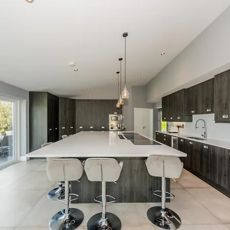 דירה River Views,kinsale, Hosted By Exquisite Homes, Sleeps 26