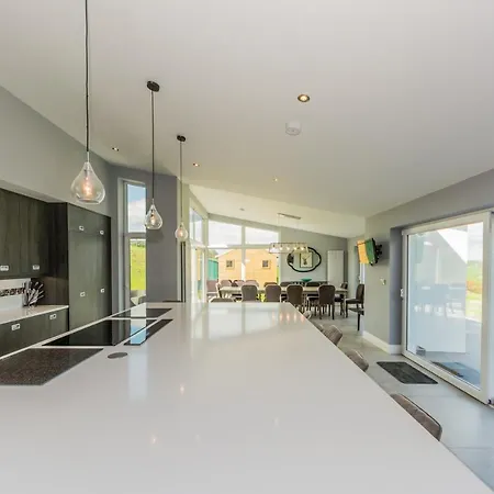 River Views,kinsale, Hosted By Exquisite Homes, Sleeps 26 *