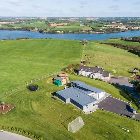 דירה River Views,kinsale, Hosted By Exquisite Homes, Sleeps 26 *