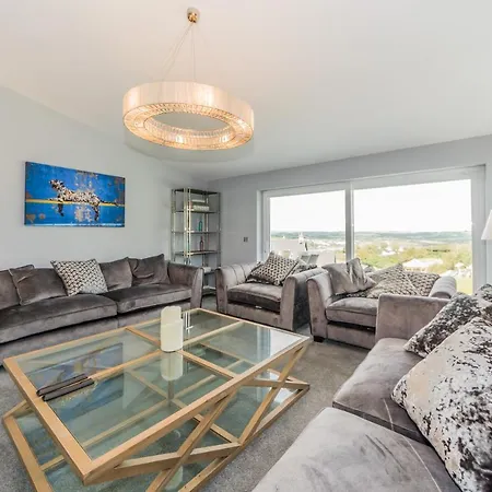 River Views,kinsale, Hosted By Exquisite Homes, Sleeps 26 קינסייל