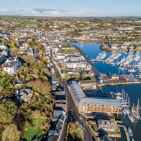 River Views,kinsale, Hosted By Exquisite Homes, Sleeps 26 דירה