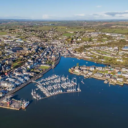Apartment River Views,kinsale, Hosted By Exquisite Homes, Sleeps 26 *