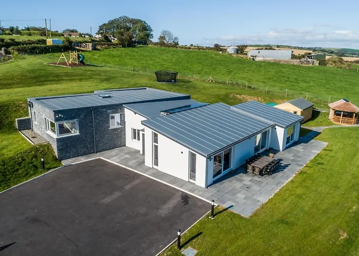 River Views,kinsale, Hosted By Exquisite Homes, Sleeps 26 *